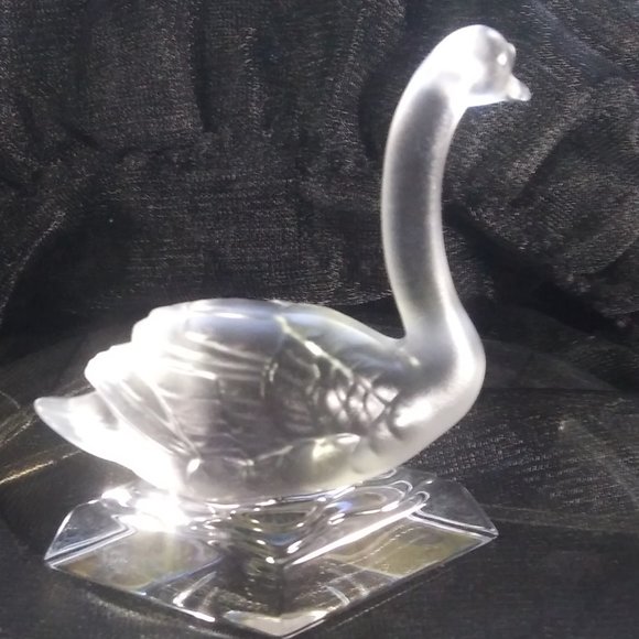 Goebel Swan Frosted Lead Crystal Figurine Paperweight very polished bottom - Picture 8 of 14